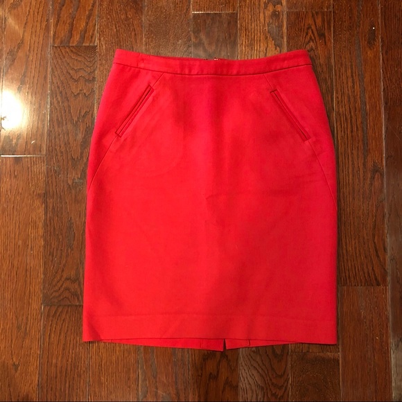 red skirt loft